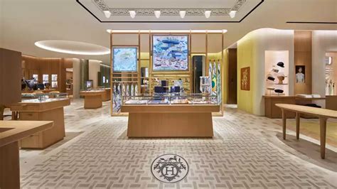 Hermes woodland hills